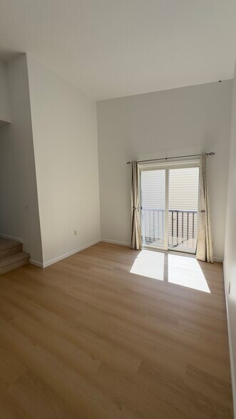Building Photo - 1714 Spruce Hills Dr