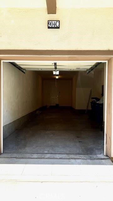 Building Photo - 904 N Primrose Ln