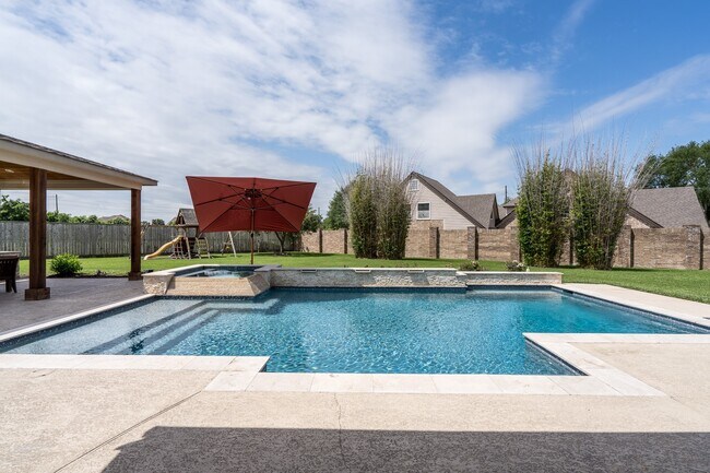 Building Photo - 2034 Baker Estates Dr