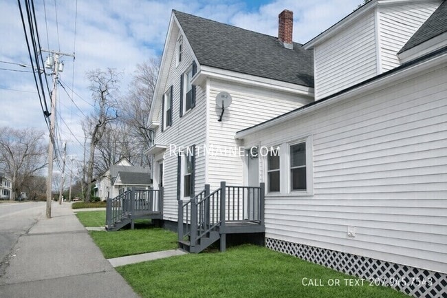 Building Photo - 454 S Main St