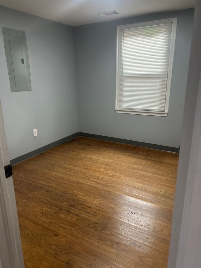 Building Photo - 206 Whitehead St