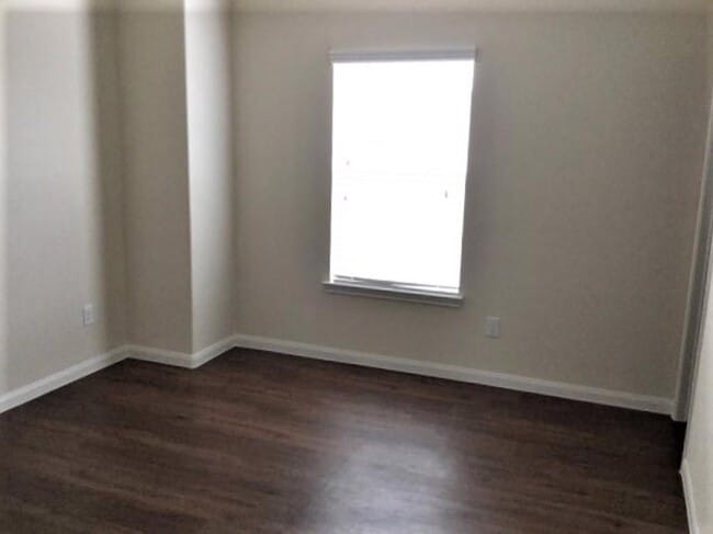 Building Photo - 3915 Hawthorn Glen Ct