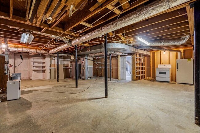 Building Photo - 2519 Lauderdale Dr NE