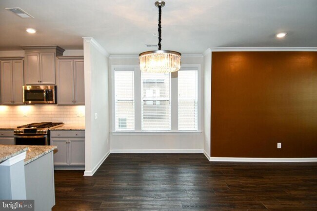 Building Photo - 20739 Heron Landing Dr