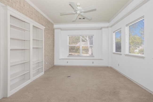 Building Photo - 106 Fairway View Ct