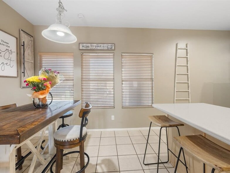 Building Photo - 6186 S Wheaton Dr