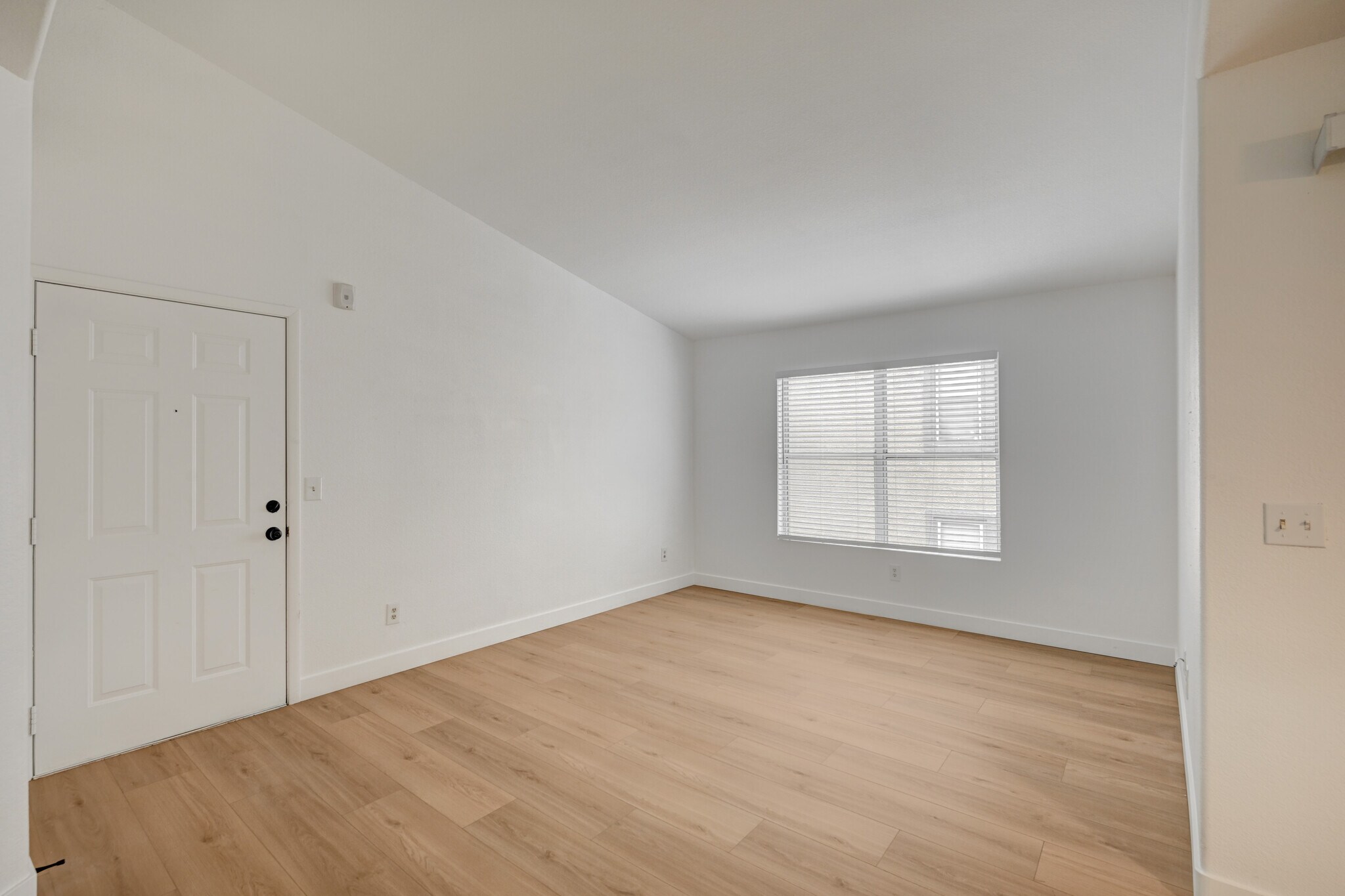 Building Photo - 2300 E Silverado Ranch Blvd