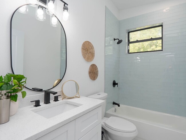 Building Photo - Brand New Construction 3/2  Canal Front Home for Rent in North Port