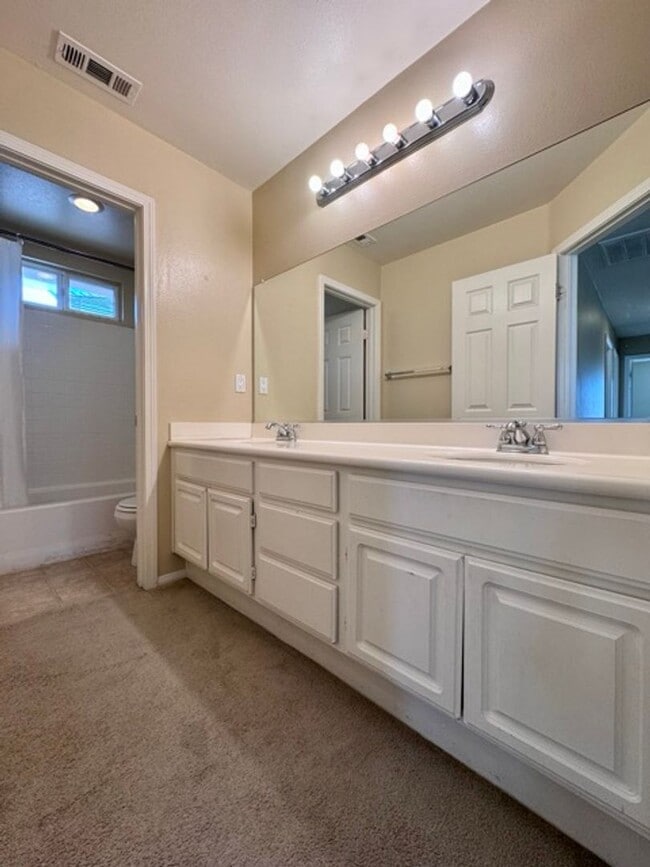 Building Photo - 4 Bedroom Menifee home on Menifee Lakes Go...