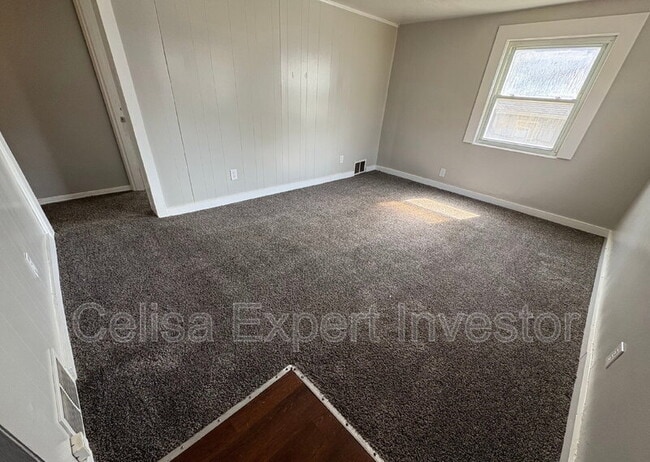 Building Photo - 5137 Tyrone Rd