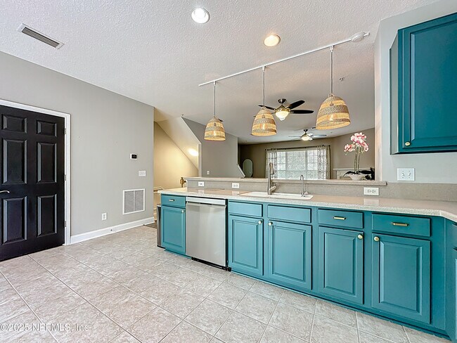 Building Photo - 4590 Capital Dome Dr