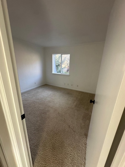 Building Photo - 331 Holland Hills Rd