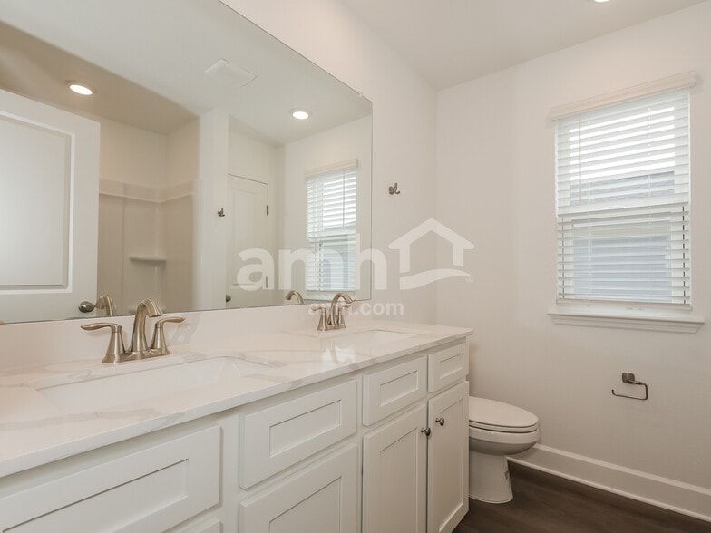 Building Photo - 37956 Dusty Saddle Ln