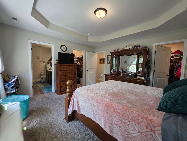 Building Photo - Spacious & Stylish Living Near Camp Lejeune with Expansive Fenced Backyard