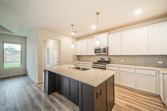 Building Photo - 2710 Bayrose Dr