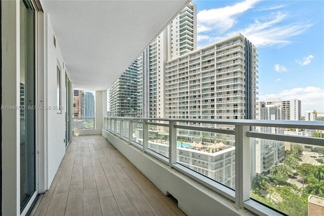 Building Photo - 1080 Brickell Ave