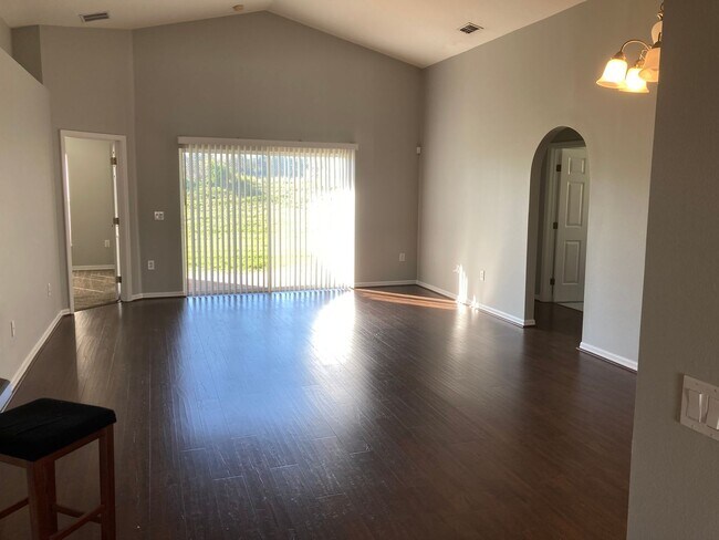 Building Photo - Beautiful 3x2 in gated community