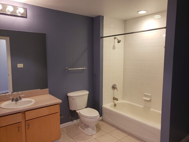 Building Photo - Spacious, beautiful loft with separate bedroom and office for rent in Downtown Atlanta
