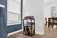 Building Photo - 6559 Hoffman Ave