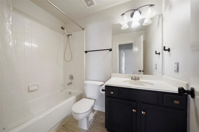 Building Photo - 306 W Little Oak Ct