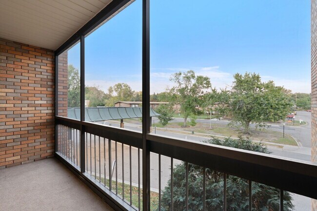 Building Photo - 3200 Virginia Ave S