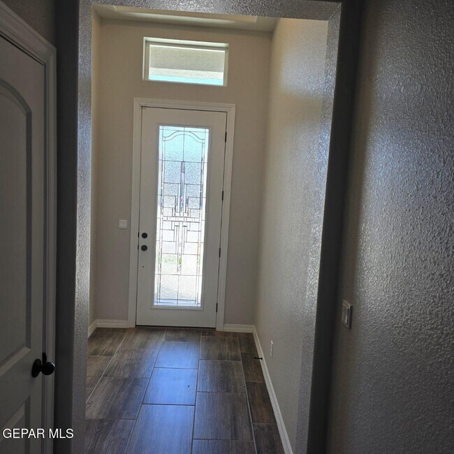 Building Photo - 1804 Ritzy Lou Pl