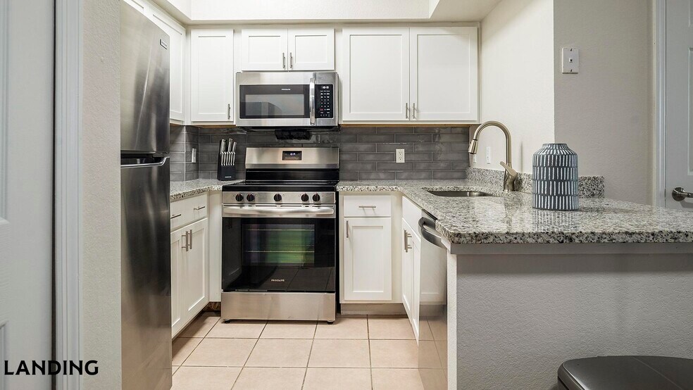 Building Photo - 2801 Biltmore Park Dr