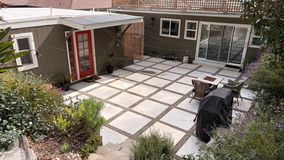 Building Photo - 3823 Broadlawn Dr