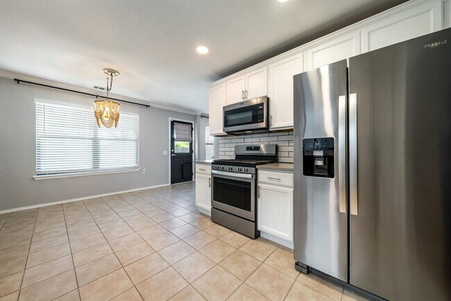 Building Photo - 7124 Outfitter Drive