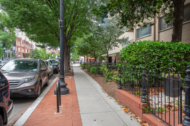 Building Photo - 1415 17th St NW