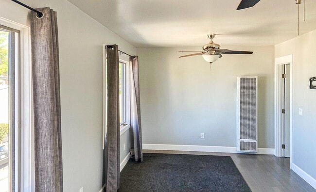 Building Photo - Freeman