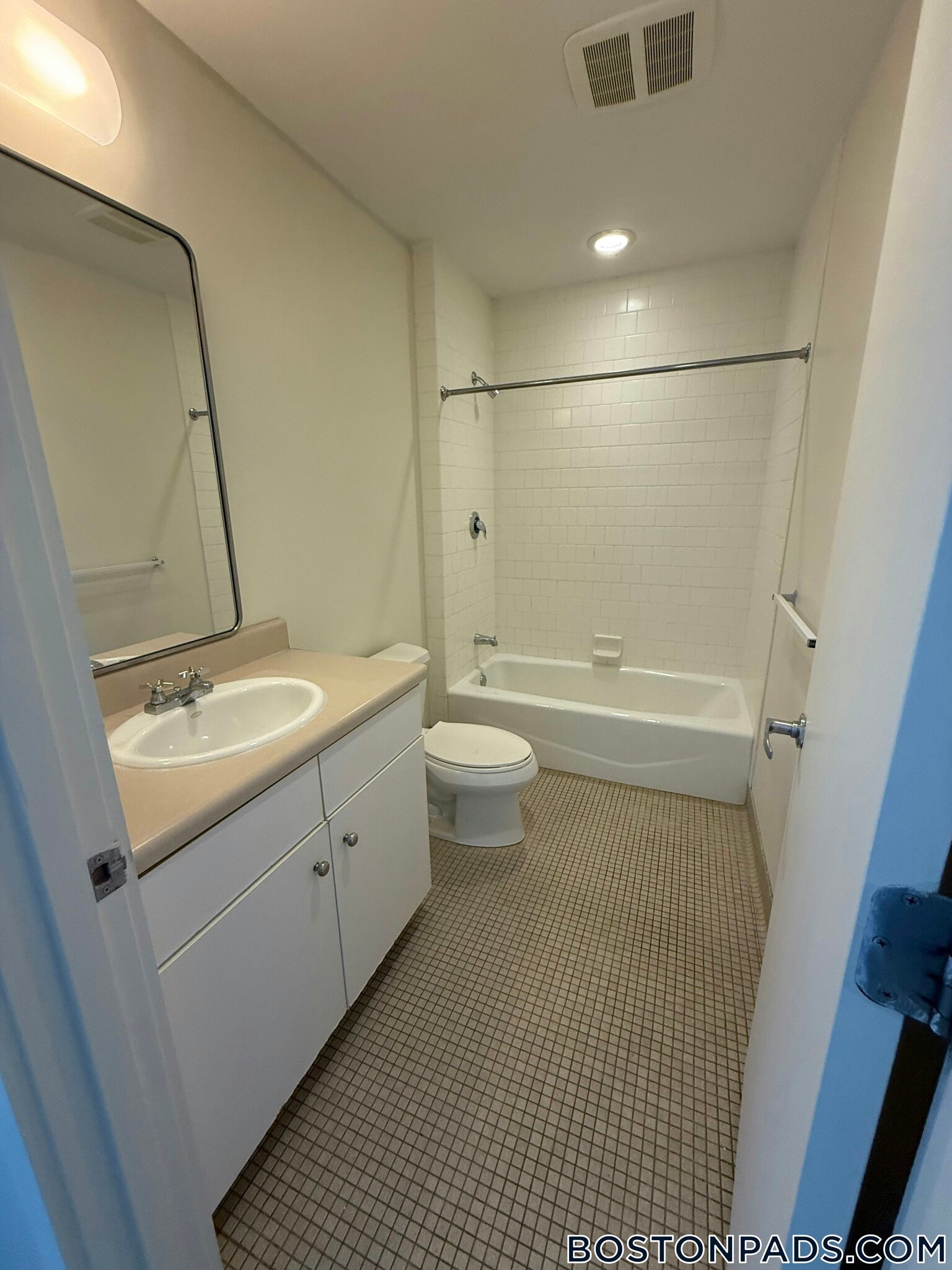 Building Photo - 160 E Berkeley St