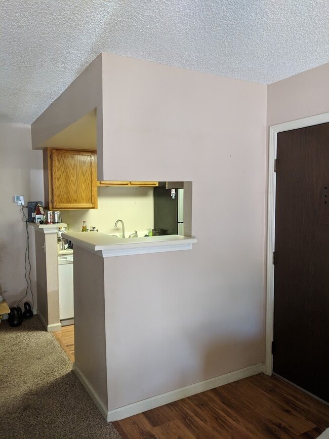 Building Photo - Adorable 1BR/1BA in Lowry Neighborhood! AV...