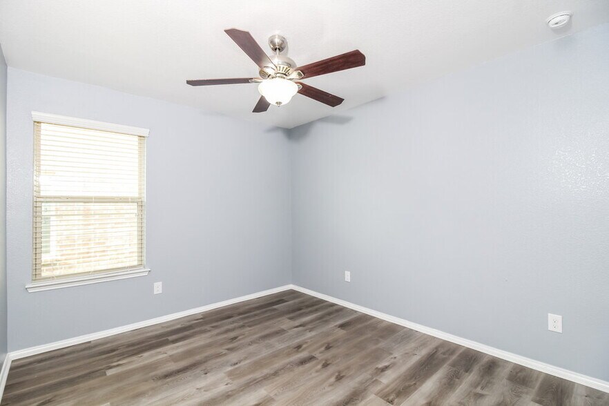 Building Photo - 6825 Waterhill Ln