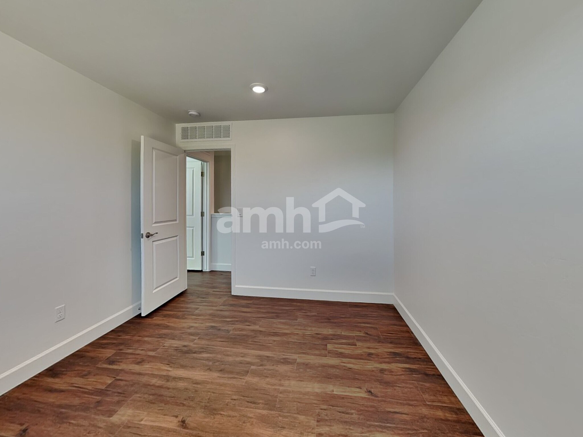 Building Photo - 6060 W Paseo Hilario