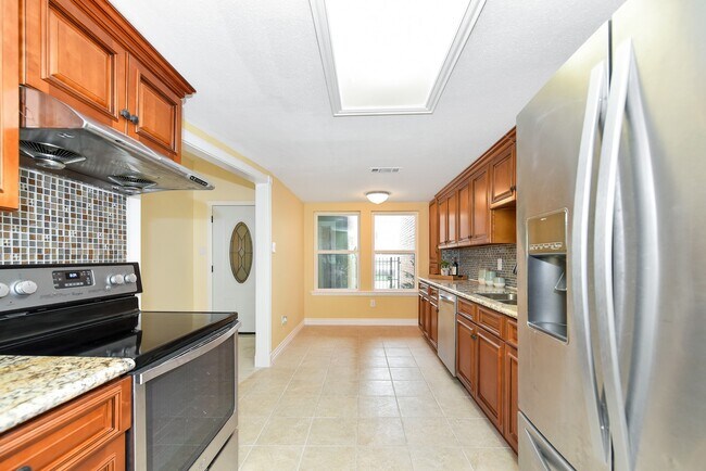 Building Photo - 15031 Kimberley Ct