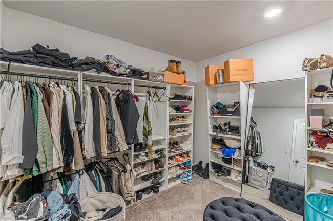 Building Photo - 4876 Elm Leaf Dr