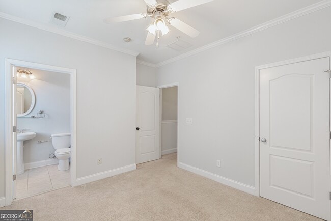 Building Photo - 1953 Sterling Oaks Cir NE