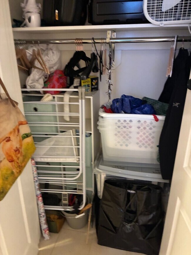 Building Photo - Bright 1 Bedroom in Allston • Amazing Price • Available 2/1/2026