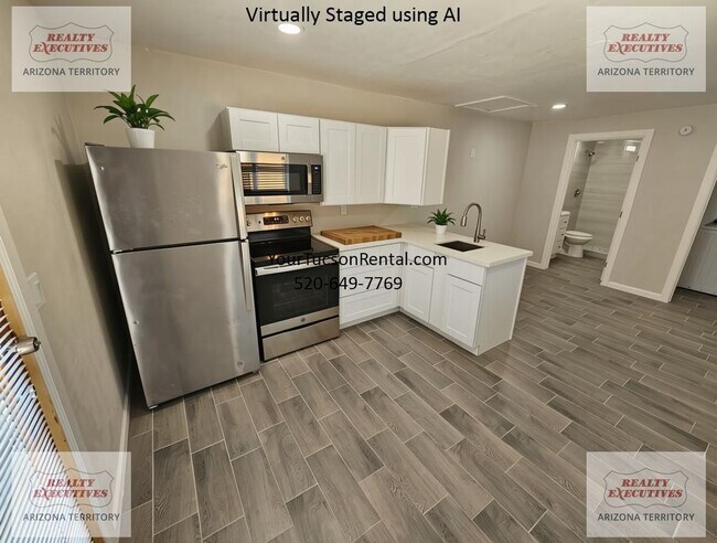 Building Photo - 2940 W Calle Canario