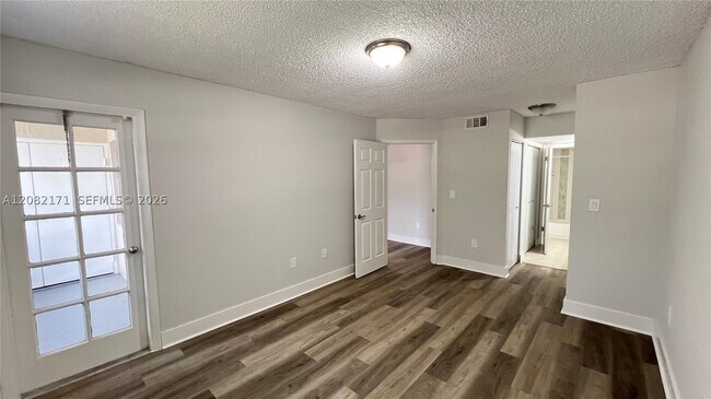 Building Photo - 2890 N Oakland Forest Dr
