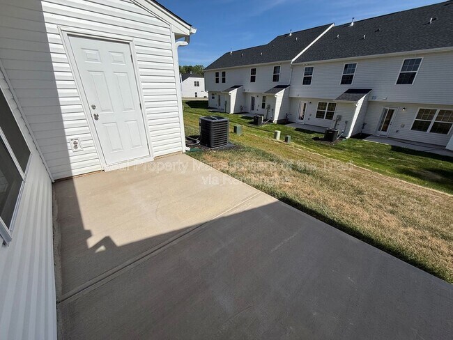 Building Photo - 907 Elderberry Wy