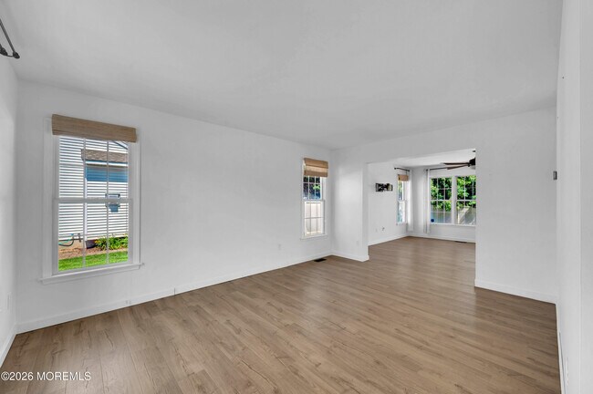 Building Photo - 248 Compass Rd