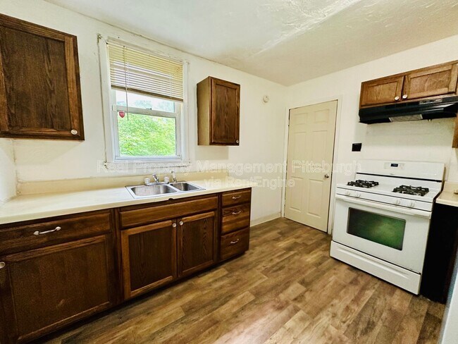 Building Photo - 1721 Scott St