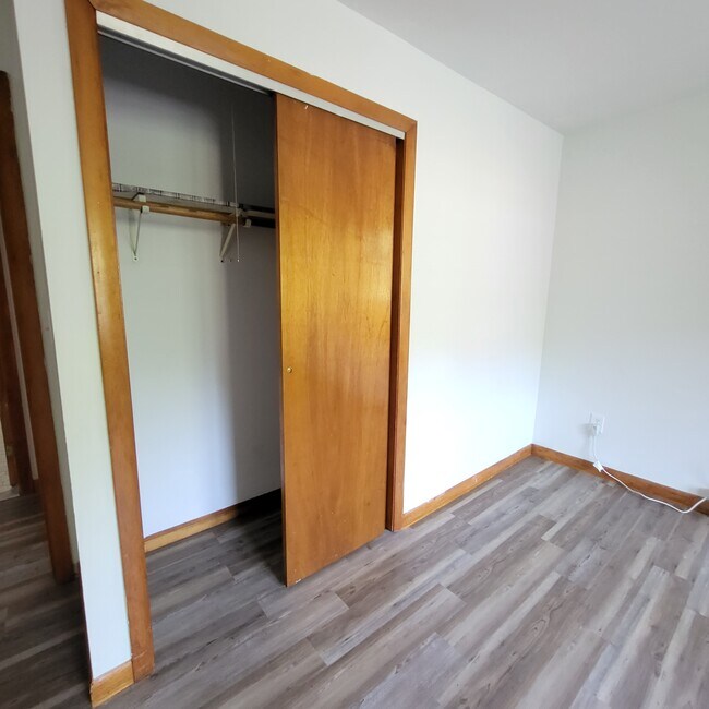 Building Photo - 56 Wakelee Ave