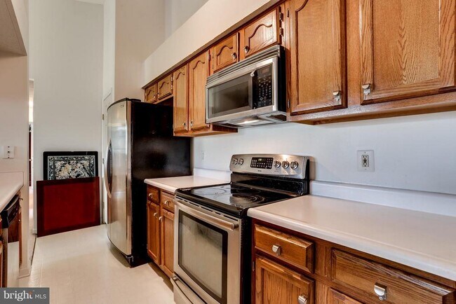 Building Photo - 6205 Sandpiper Ct