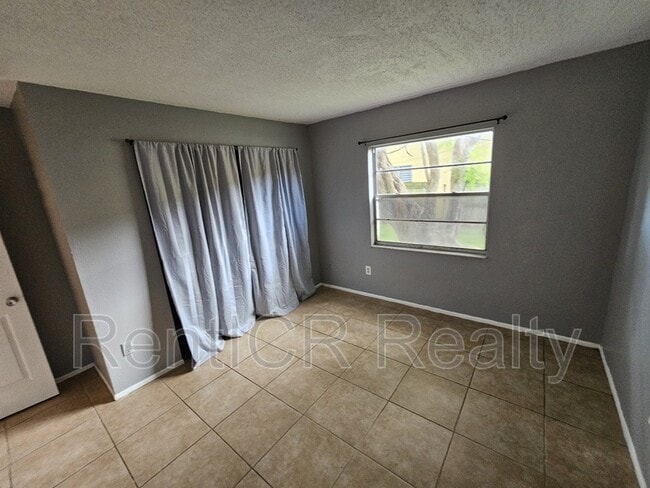 Building Photo - 1409 Laura St