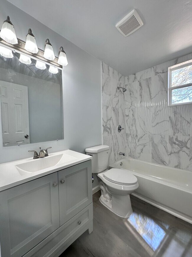 Building Photo - Aragona Village-Single Family Home