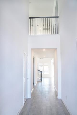 Building Photo - 14625 Little Water Dr