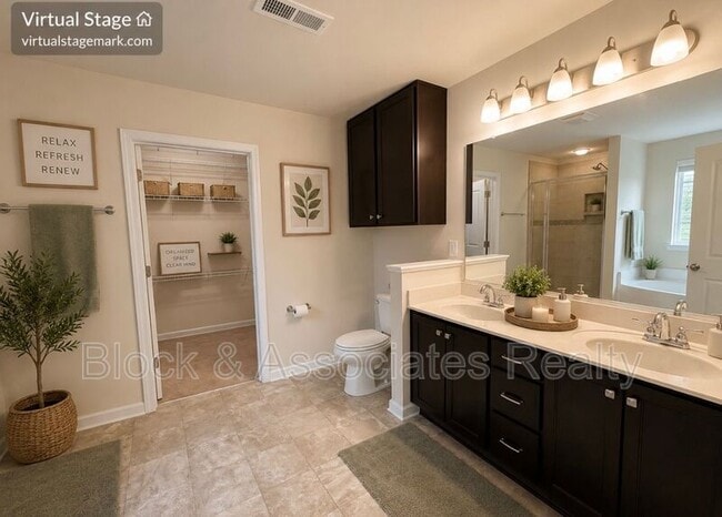 Building Photo - 1464 Land Grv Dr